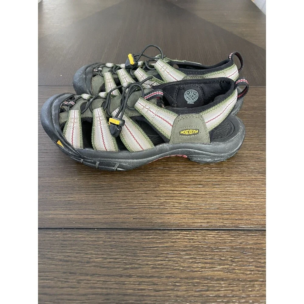 KEEN Newport H2 Men’s Black Gray Waterproof Sport Sandals Size 9.5 hiking